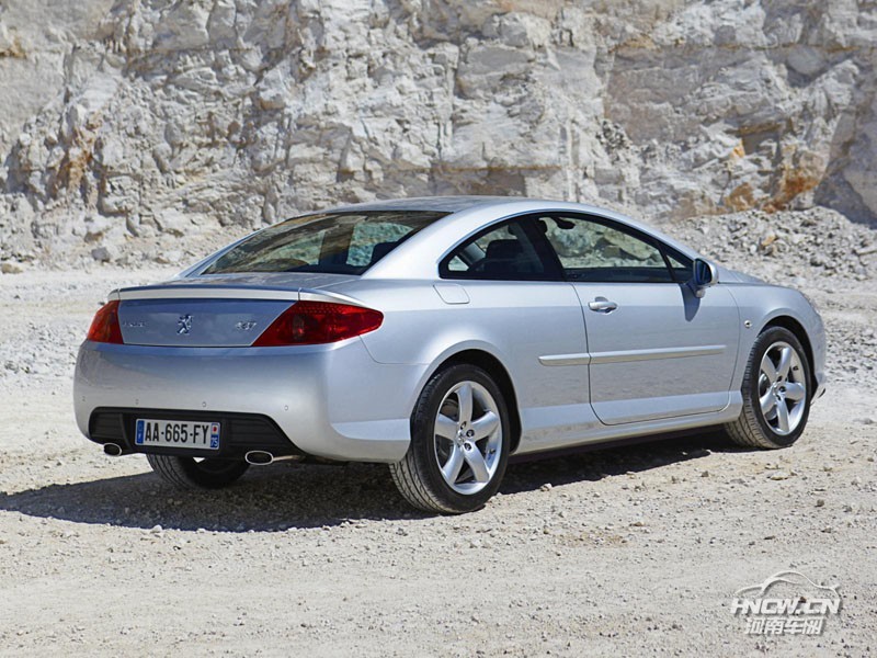 2010款标致407 外观