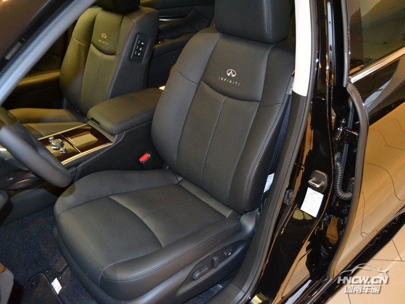 2014款英菲尼迪Q70L 内饰