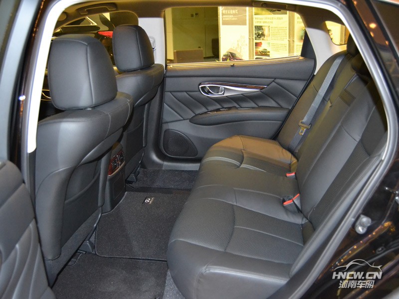 2014款英菲尼迪Q70L 内饰