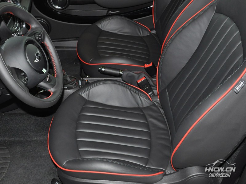 2013款 MINI JCW 内饰