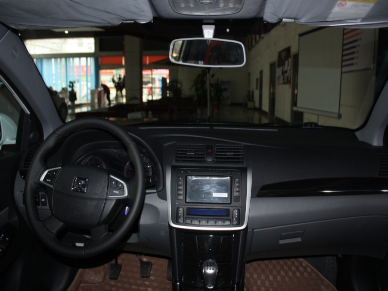 2012款 众泰Z300 中控台