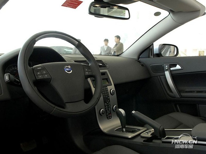2010款沃尔沃C70 中控