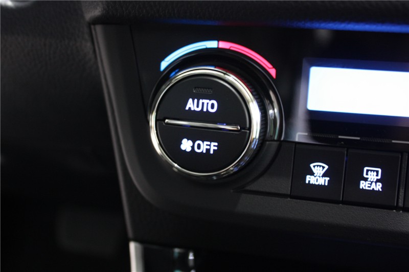 广汽丰田  雷凌 中控台