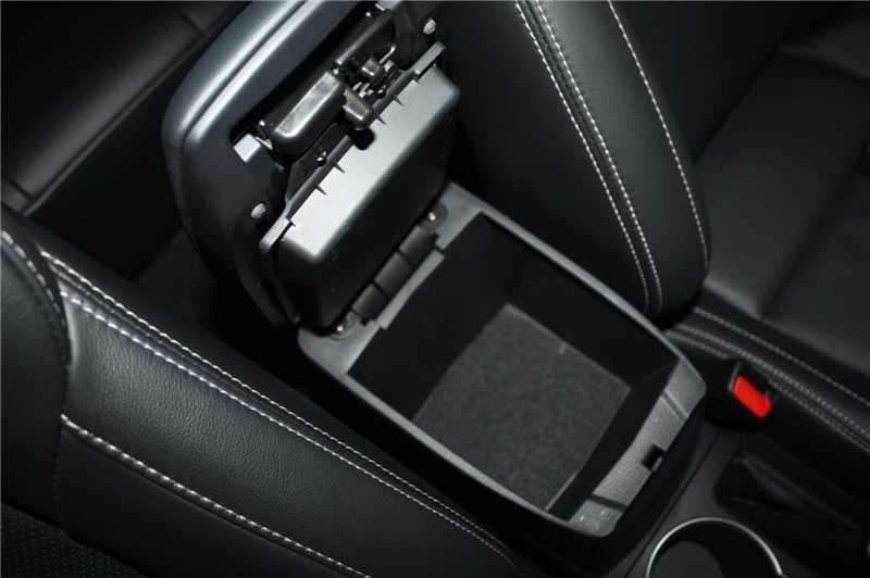 广汽丰田  雷凌 中控台