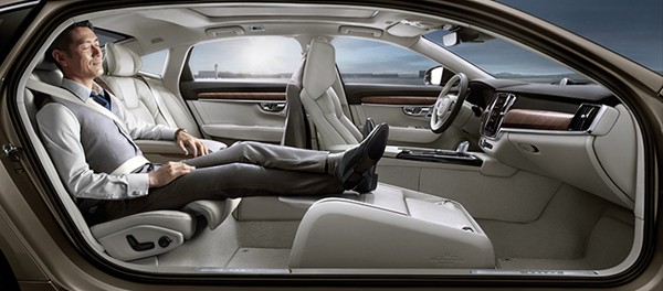 a 沃尔沃S90荣誉版打造超前出行方式.jpg