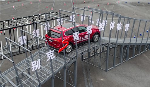 D:\sgmuserprofile\s9qr9b\Desktop\2018别克S弯驾控体验营越野征服- 03.jpg