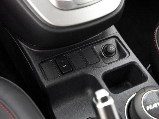 哈弗M6 10万元以下也可以买到的安全配置