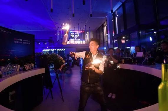 技高01筹的调酒