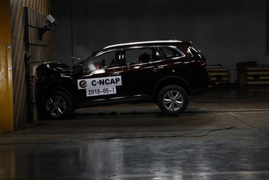 4--东风雷诺全新一代科雷傲在2018年C-NCAP碰撞测试中荣获五星安全评级.jpg