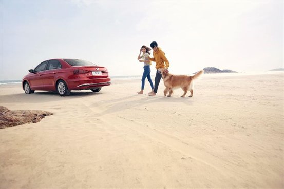C:\Users\ITRAX\Desktop\一汽大众\新品牌\图包\5-产品图\JETTA车型场景图\02_enjoying_vacation_h_1006_0325.jpg