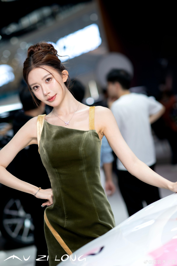 52dcb2f0gy1iaeegya3roj248w6dcqv8.jpg