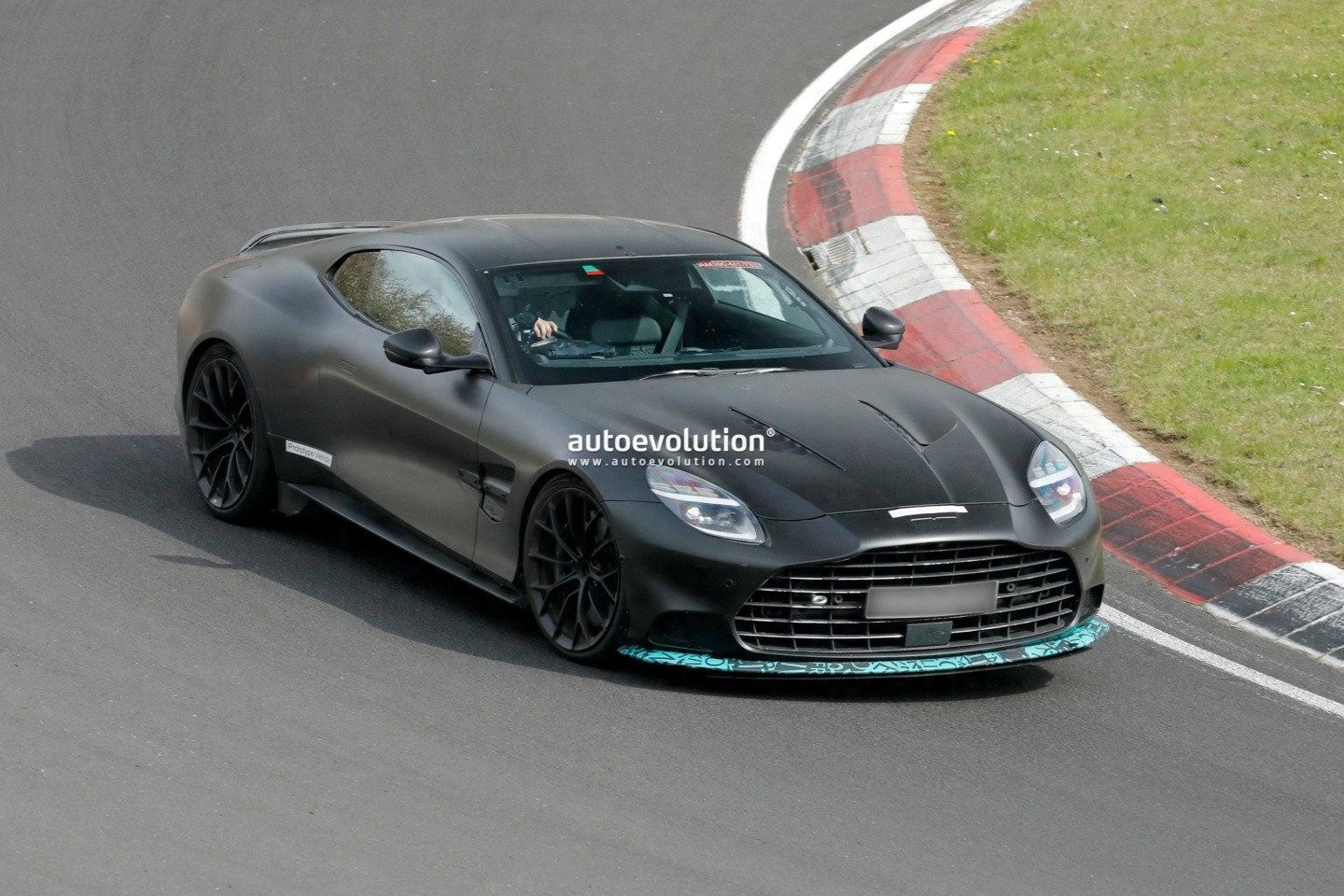 2027款阿斯顿·马丁Vanquish S超级GT跑车纽北曝光